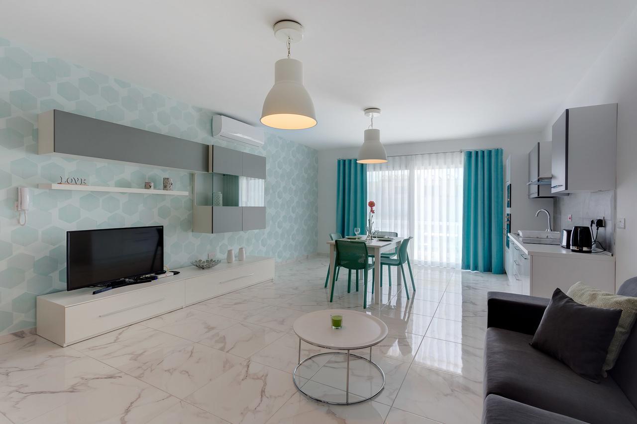 Marvelous 2 Bedroom Apartment By The Sea Кавра Екстериор снимка