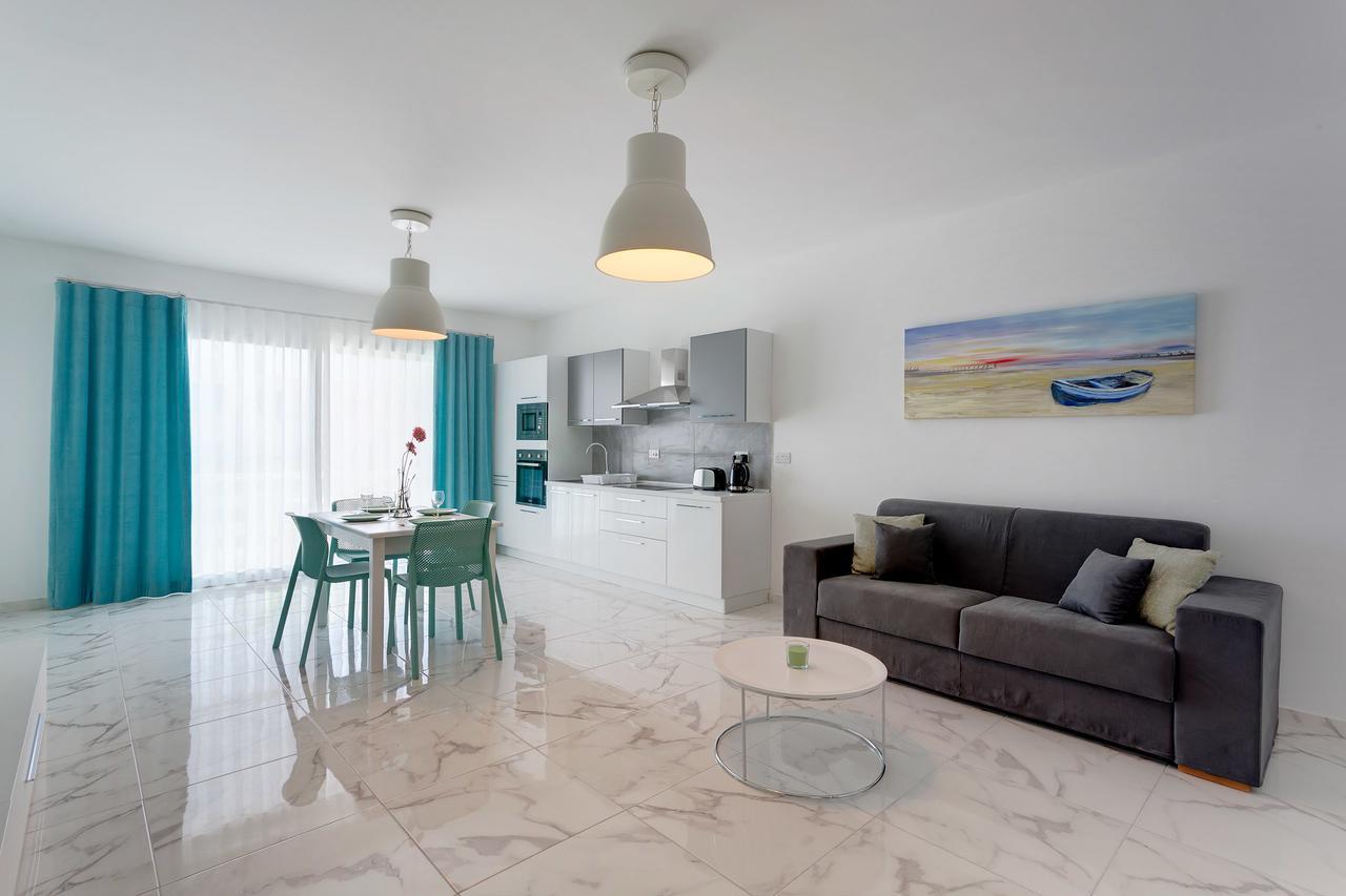 Marvelous 2 Bedroom Apartment By The Sea Кавра Екстериор снимка
